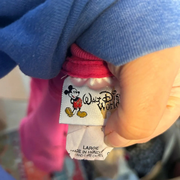 WALT DISNEY WORLD VINTAGE HOT PINK EMBROIDERED TEE - Picture 4 of 5